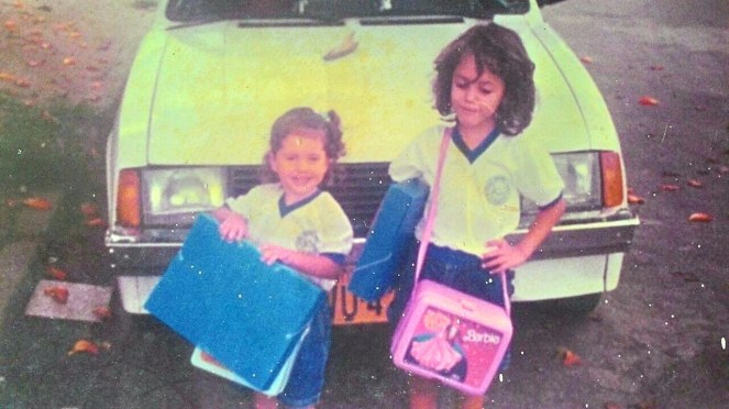 Camila e Carol década de 1990.jpg